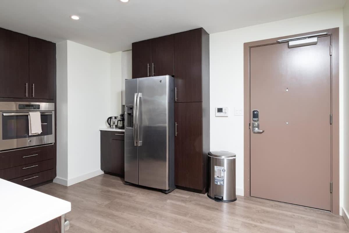 North End 2br W Pool & Gym Apartment
