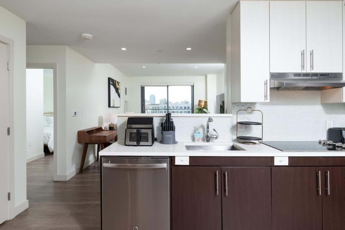 North End 2br W Pool & Gym Apartment *