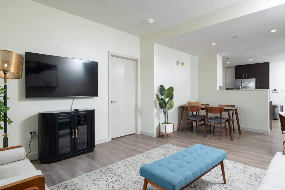 North End 2br W Pool & Gym * Boston