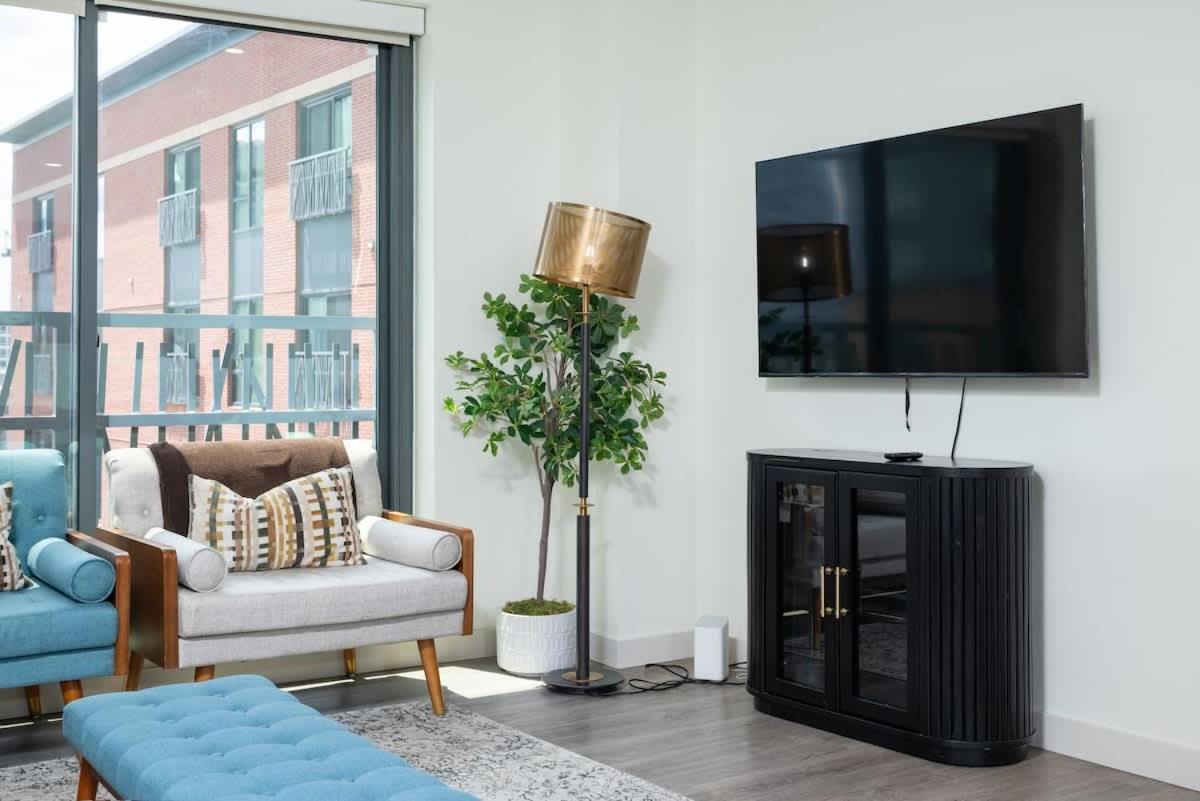 North End 2br W Pool & Gym