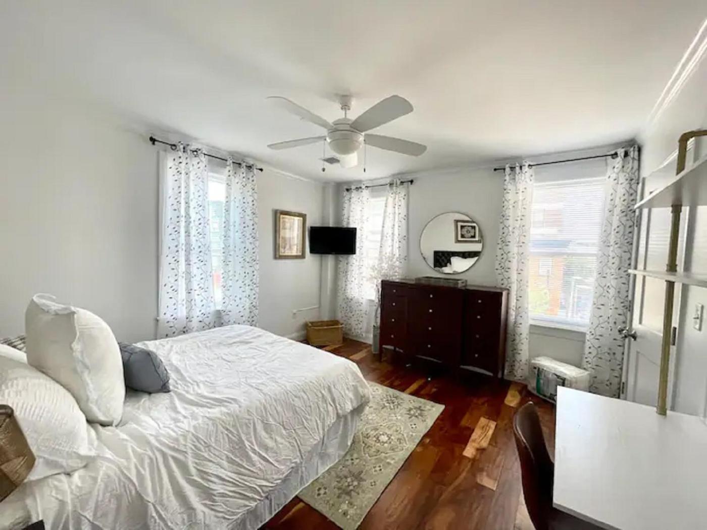 Modern 2-bed, 2-bath, 4 Min Walk To Northeastern Boston