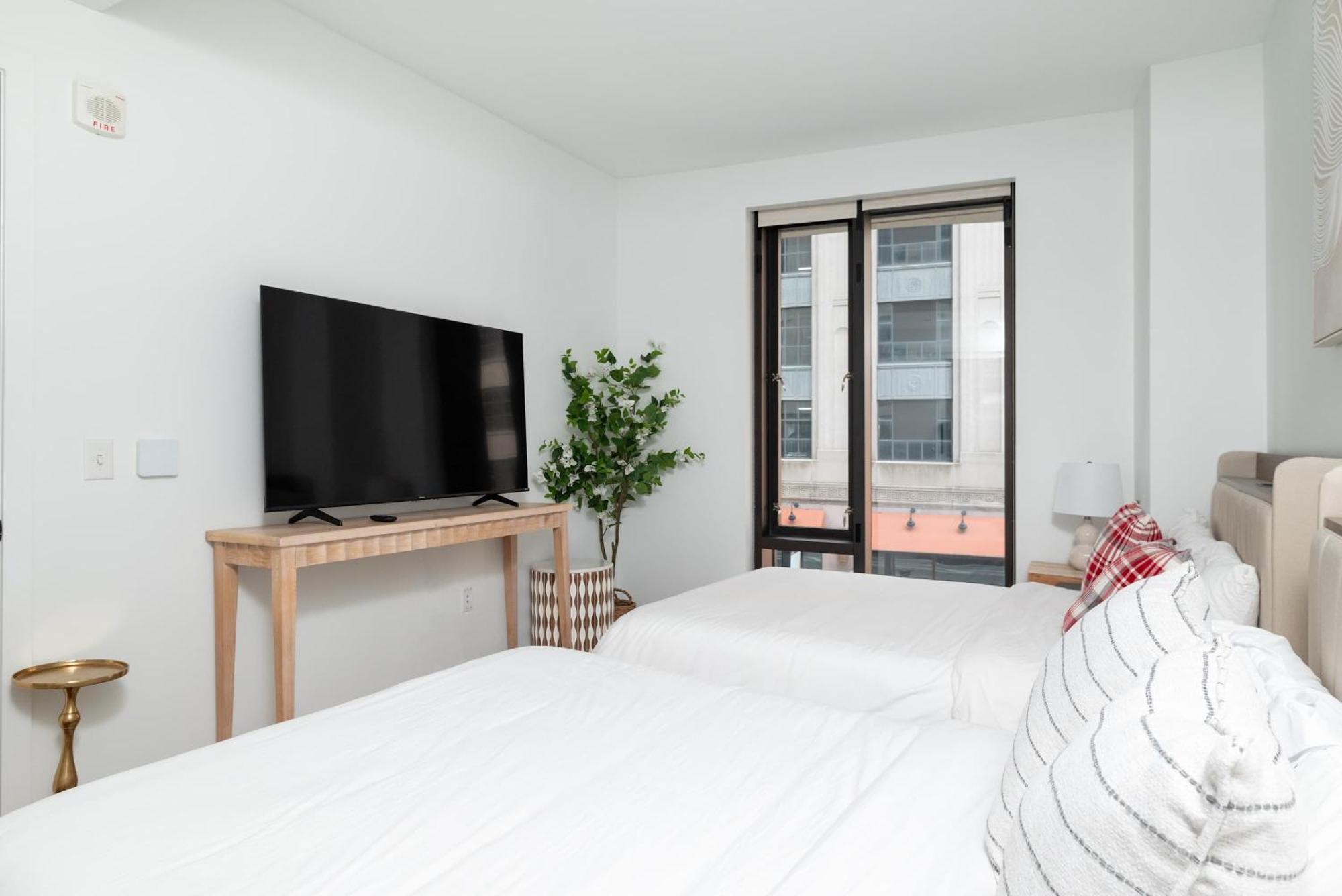 Back-bay Upscale Rooftop & Parking * Boston