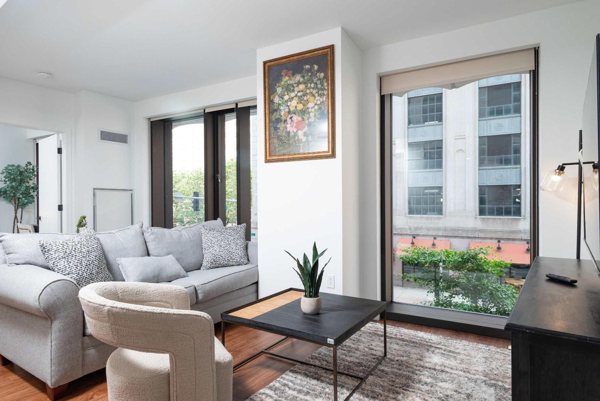 Back-bay Upscale Rooftop & Parking Apartment *