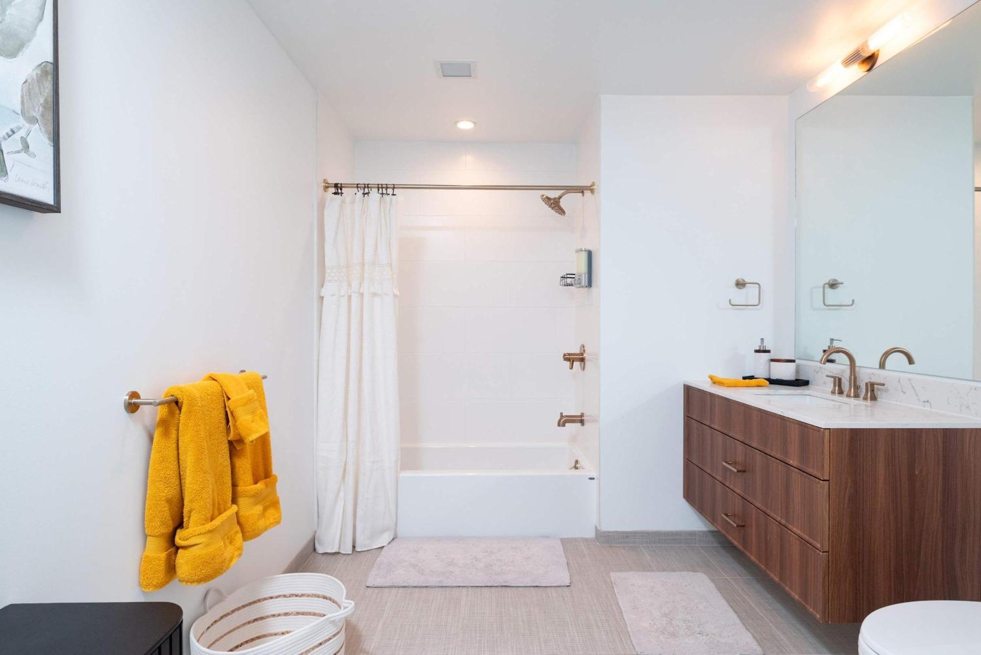 Back-bay Upscale Rooftop & Parking * Boston