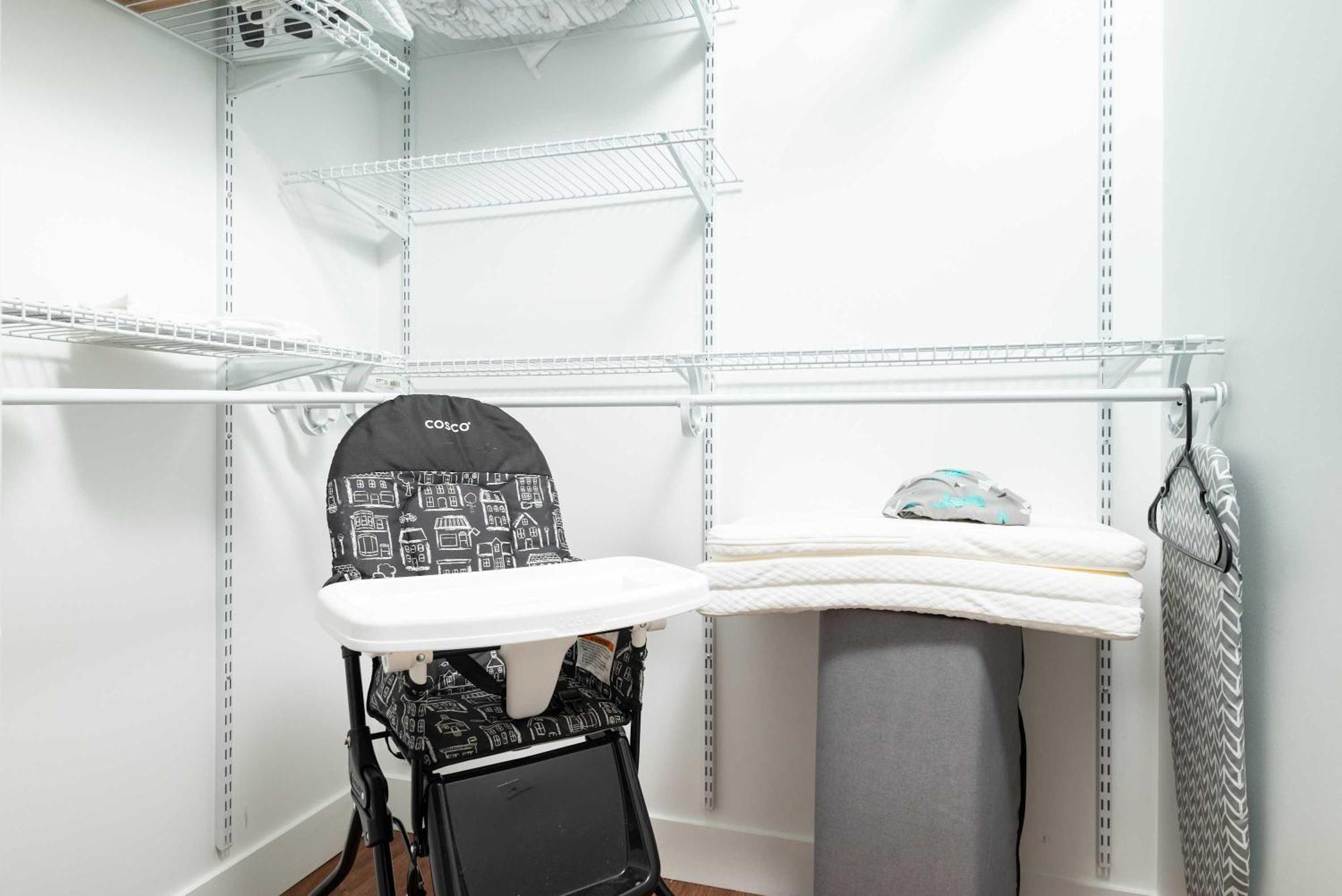 Back-bay Upscale Rooftop & Parking Apartment *