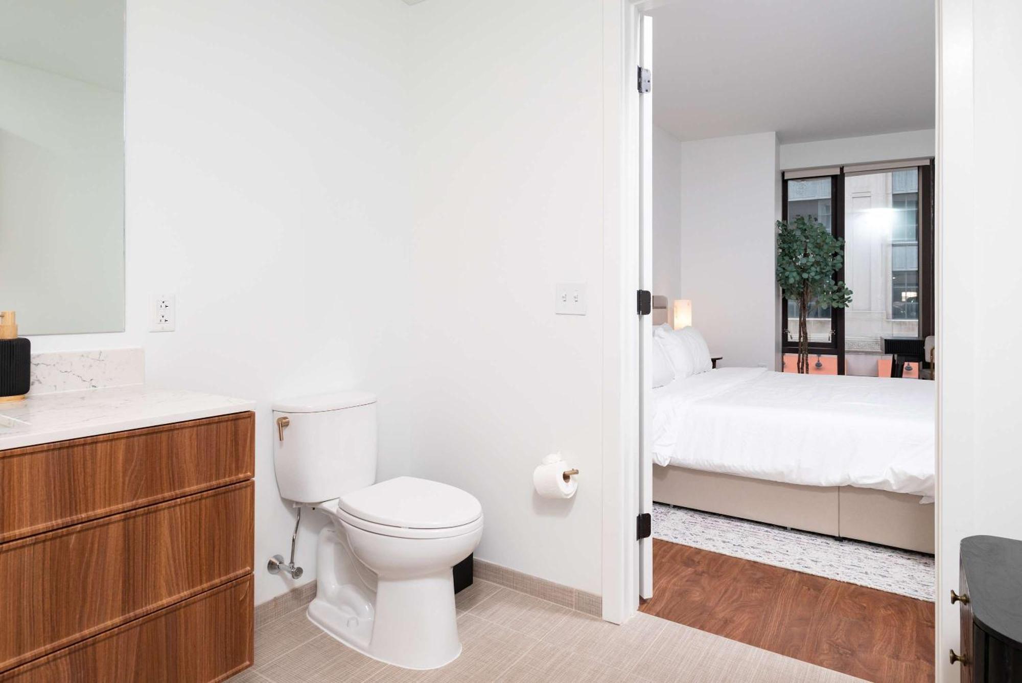 Apartment Back-bay Upscale Rooftop & Parking Boston