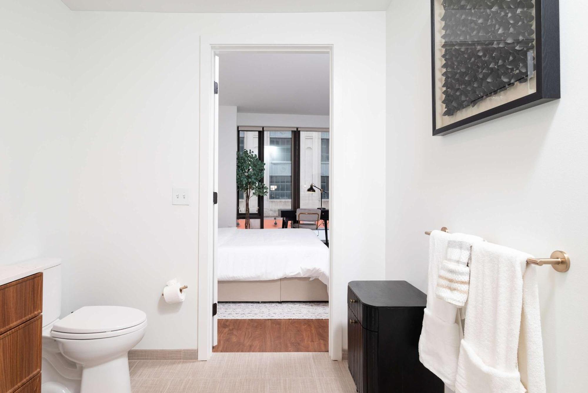 Back-bay Upscale Rooftop & Parking Apartment