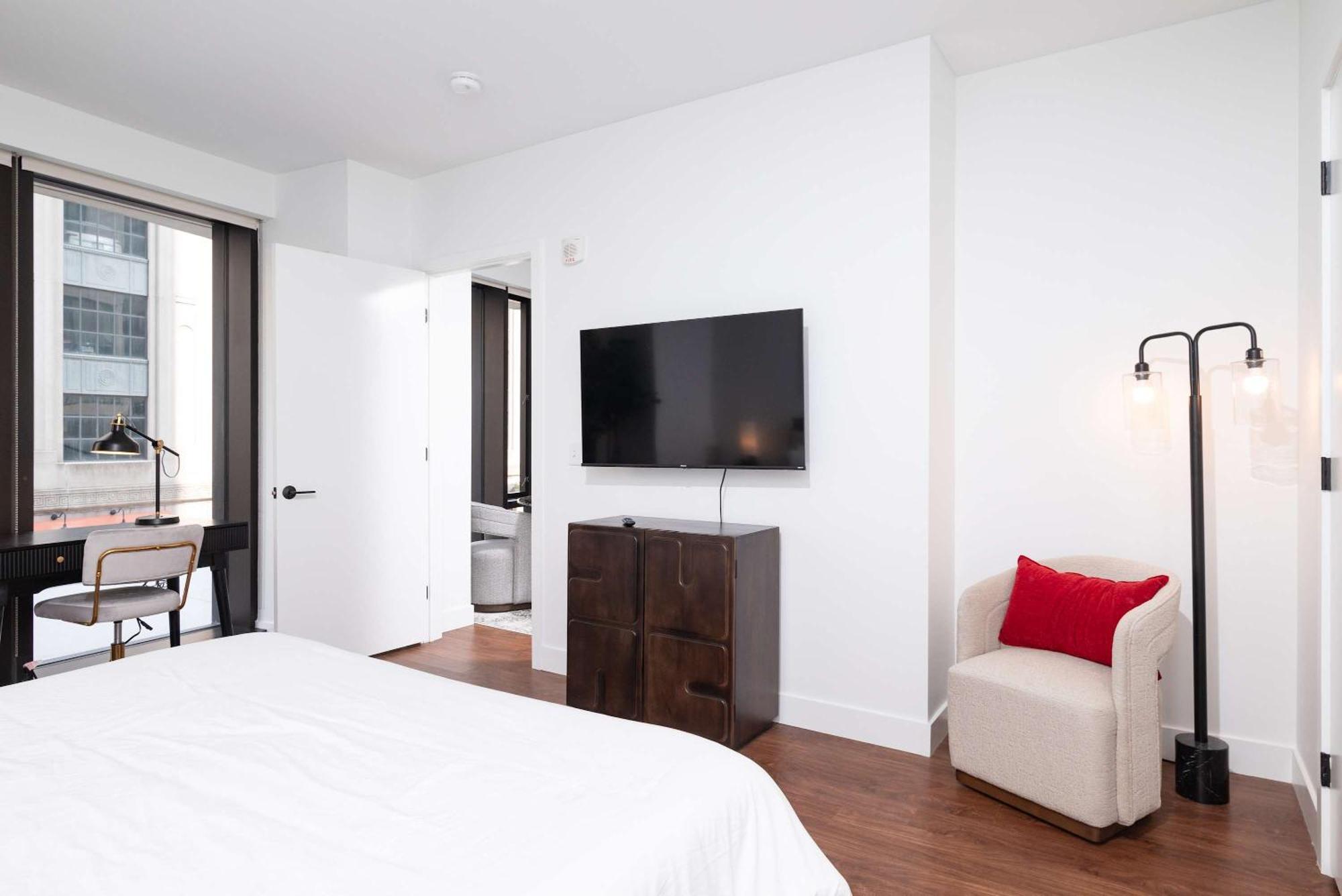 Back-bay Upscale Rooftop & Parking Apartment Boston