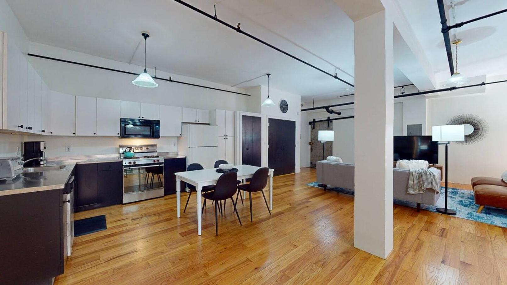 Garden 1br Loft In Back Bay Near Copley * Boston