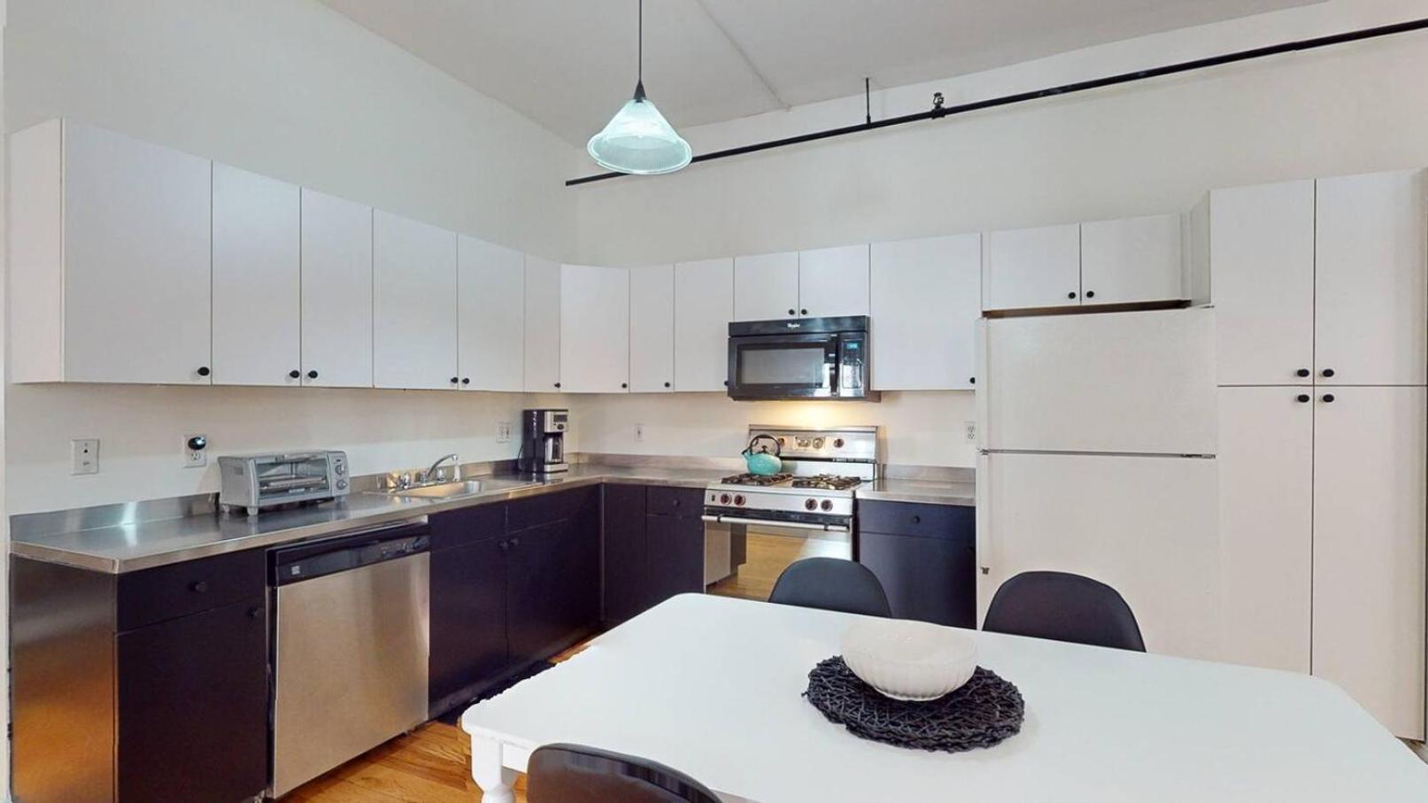Apartment Garden 1br Loft In Back Bay Near Copley *