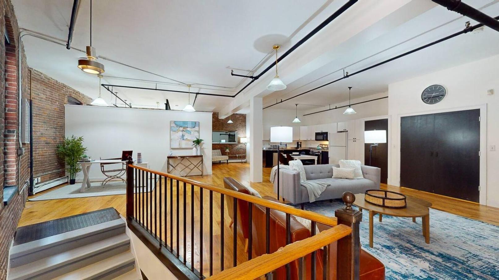 Garden 1br Loft In Back Bay Near Copley