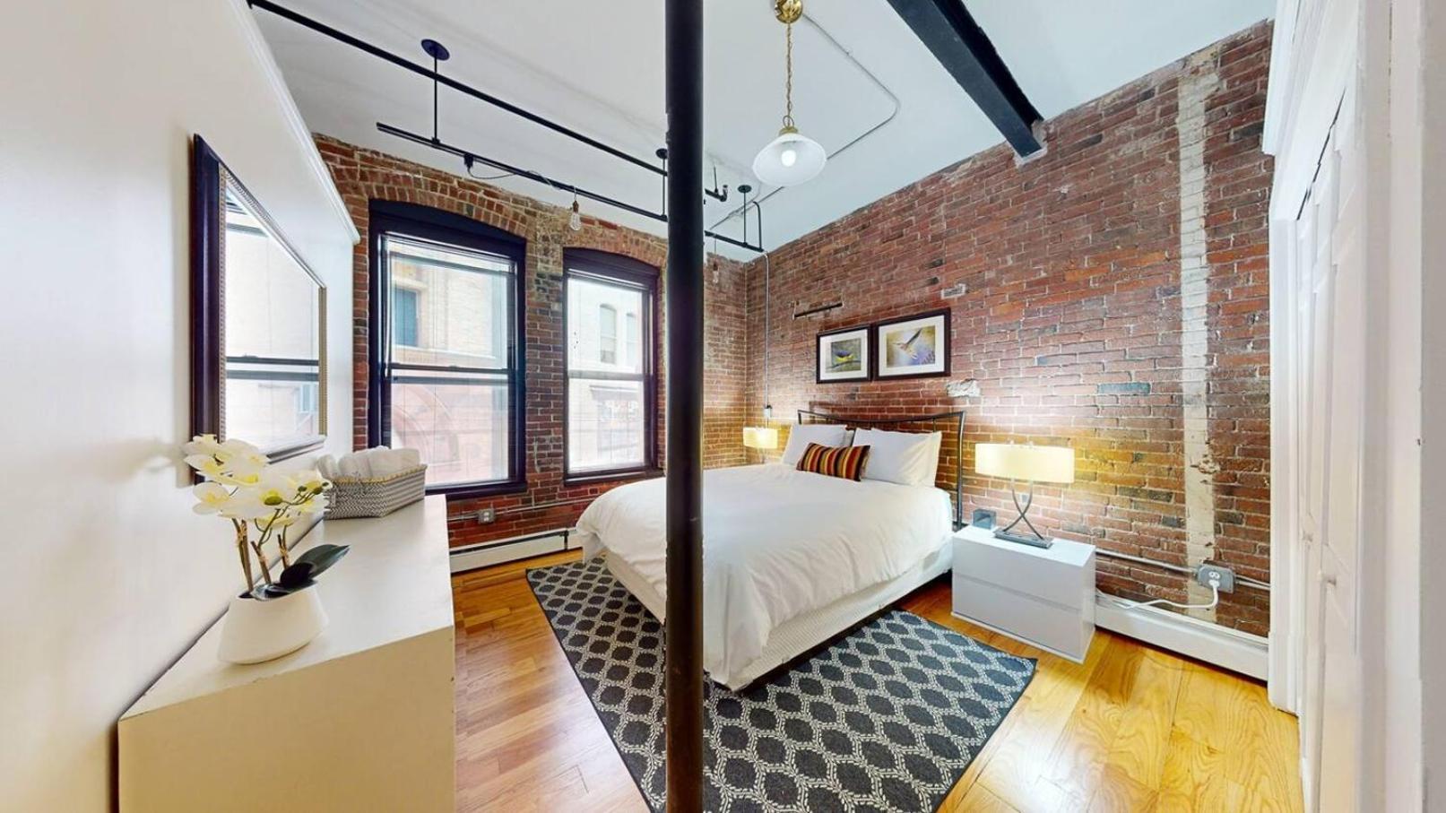 Garden 1br Loft In Back Bay Near Copley Boston