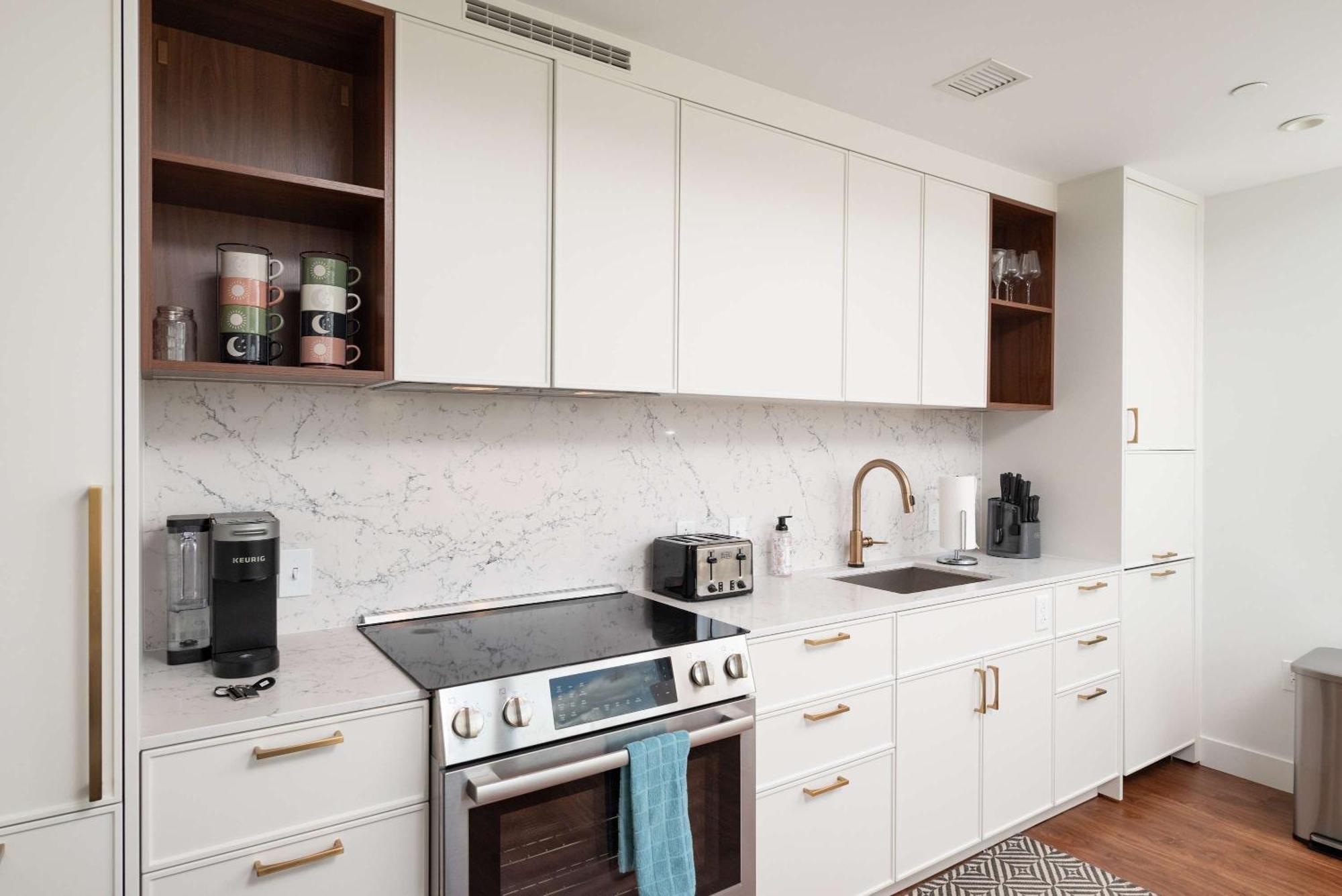 Back-bay Lux 2br With Rooftop And Parking * Boston