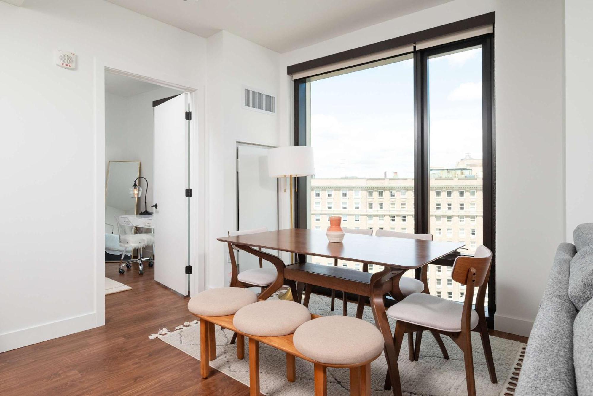 Back-bay Lux 2br With Rooftop And Parking Apartment *