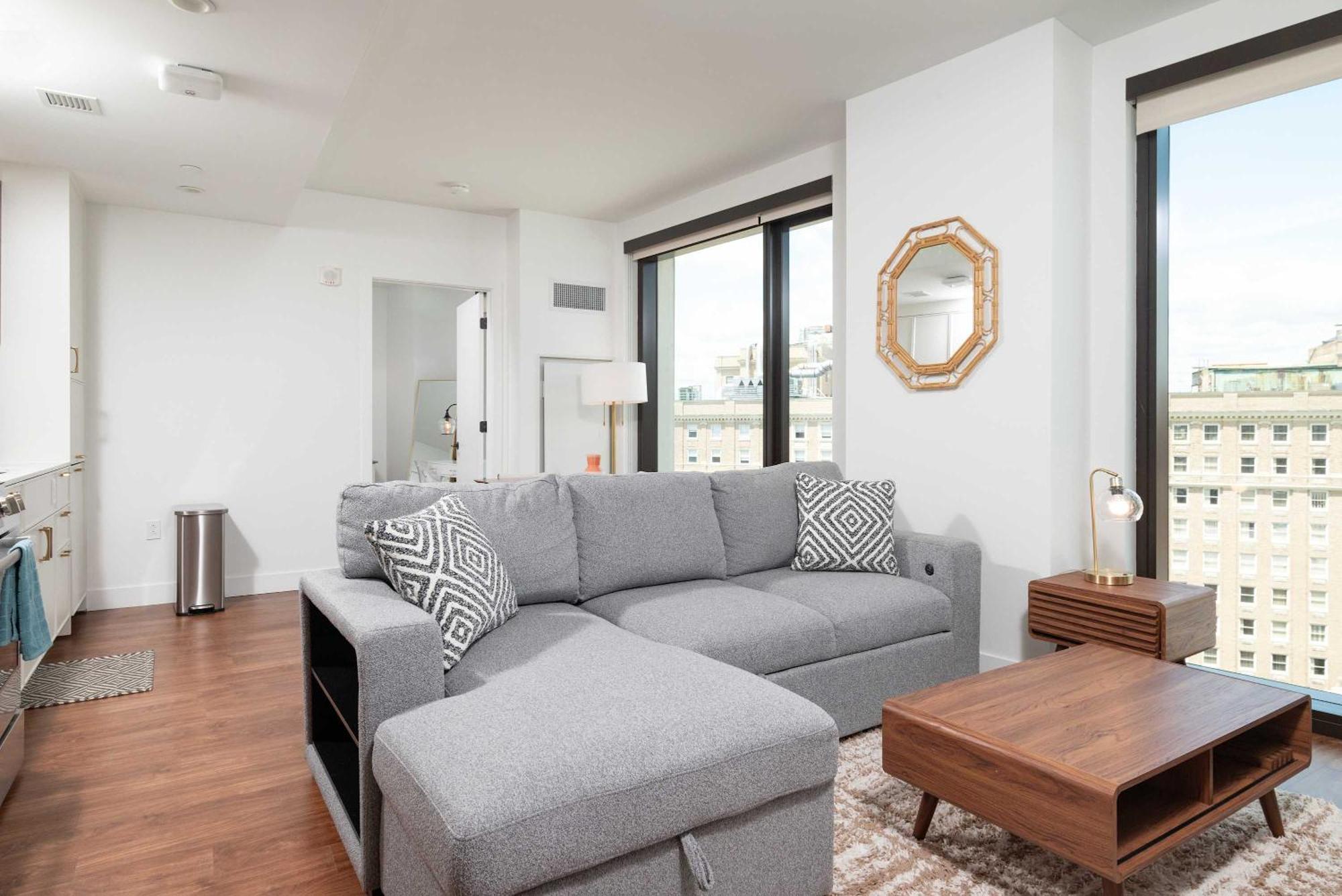 Apartment Back-bay Lux 2br With Rooftop And Parking *