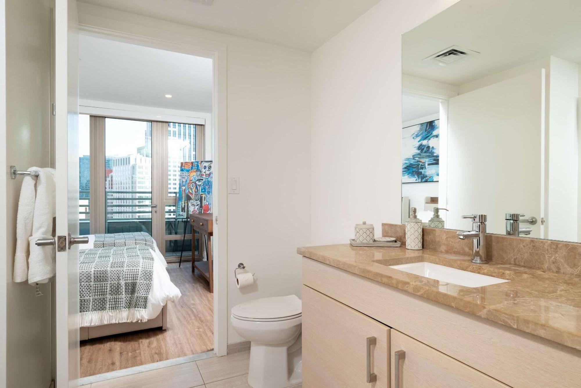 Apartment Upscale Penthouse With Gym Parking Near Mgh Tufts Boston