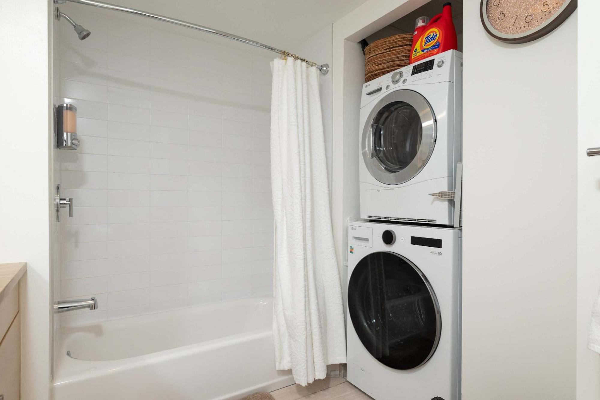 Upscale Penthouse With Gym Parking Near Mgh Tufts