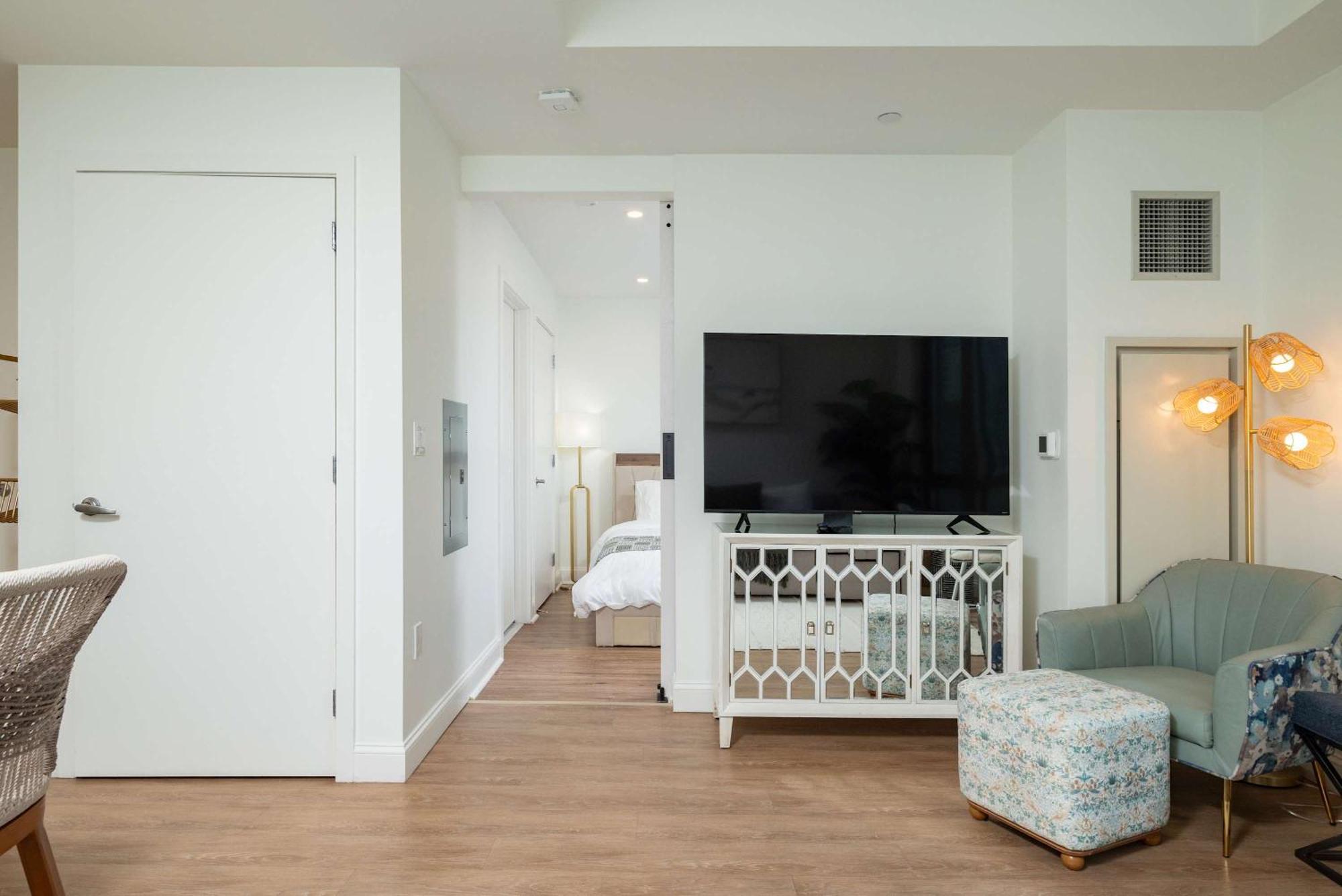 Apartment Upscale Penthouse With Gym Parking Near Mgh Tufts