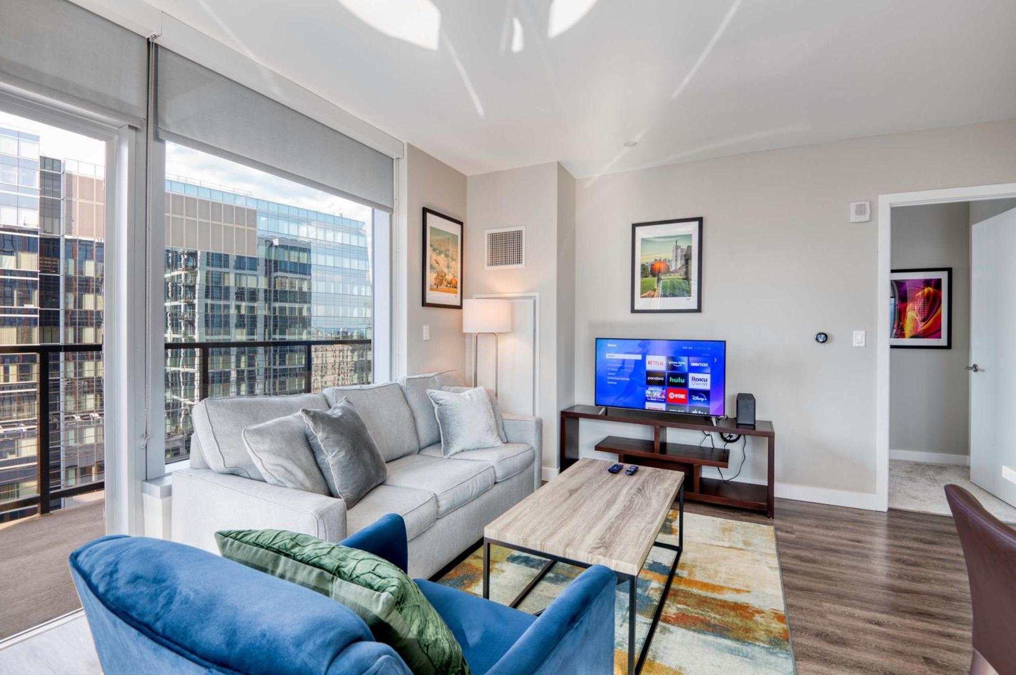 Luxury With Balcony In Seaport Apartment Boston