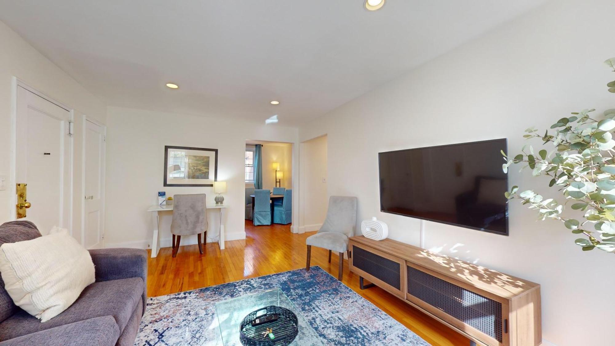 Bright 2br In Brookline Apartment Boston