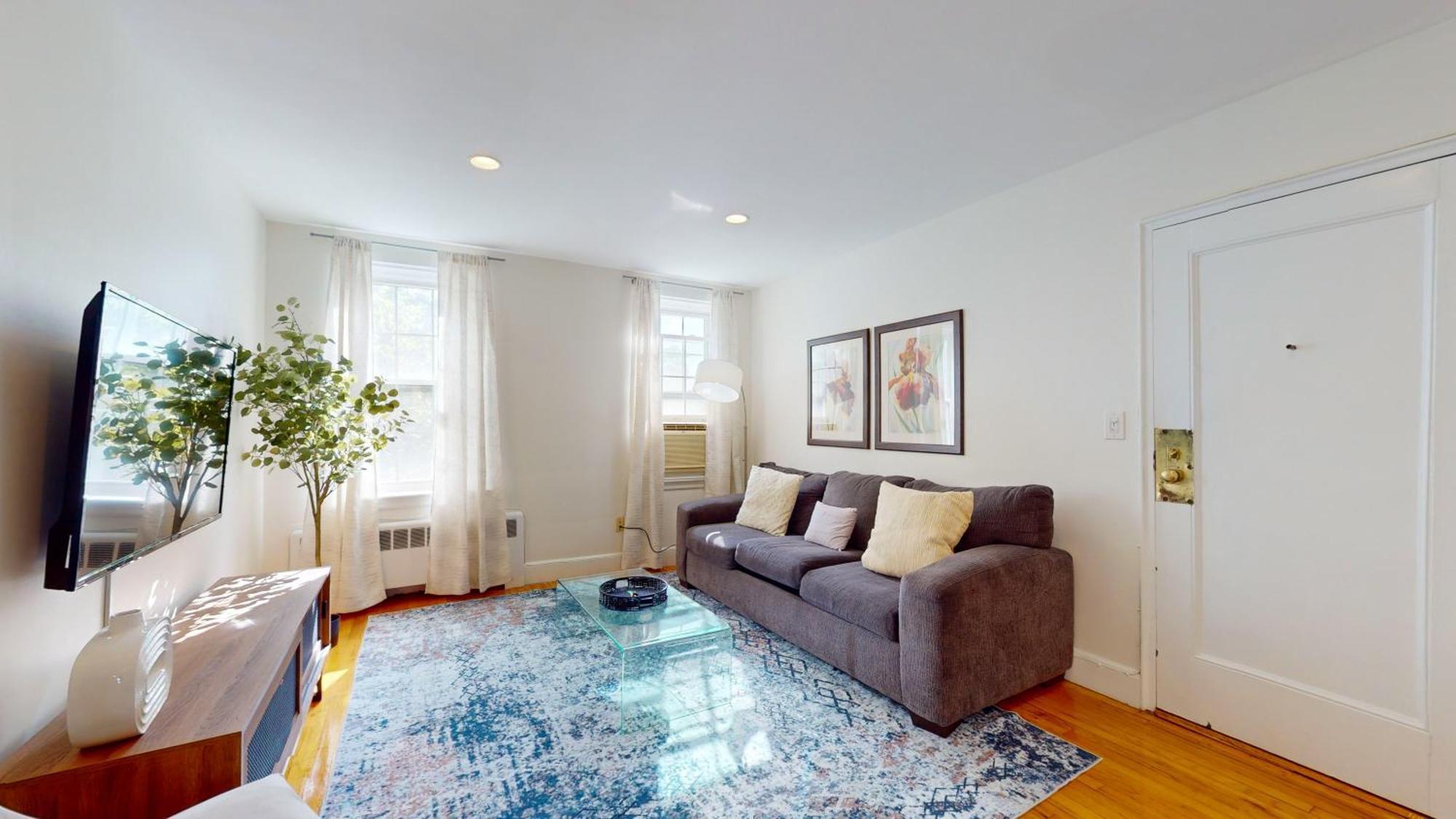 Apartment Bright 2br In Brookline
