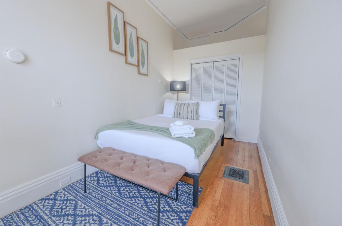 Large Victorian Back Bay 1br