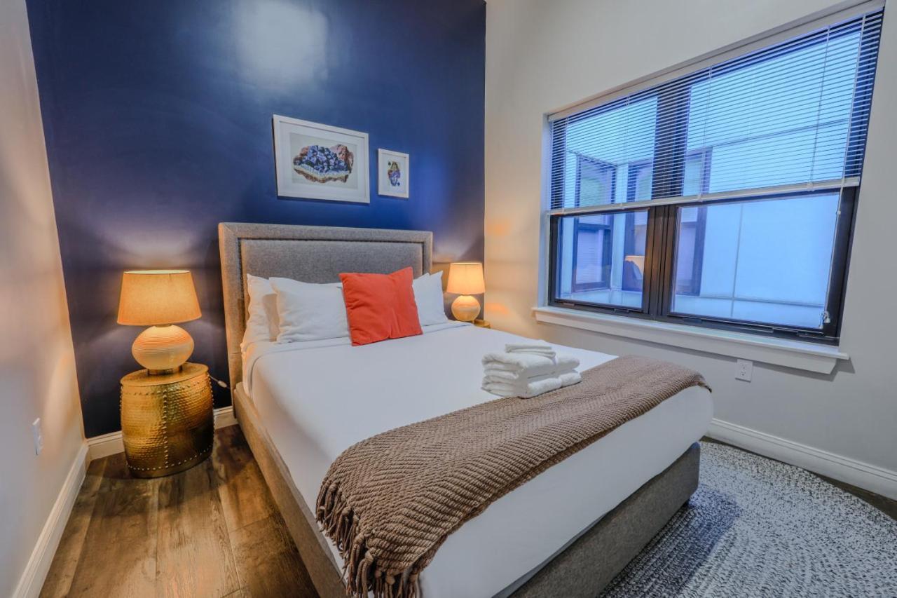 4 Bed 2 Bath 200mbps Internet Luxury Keyless Entry Apartment