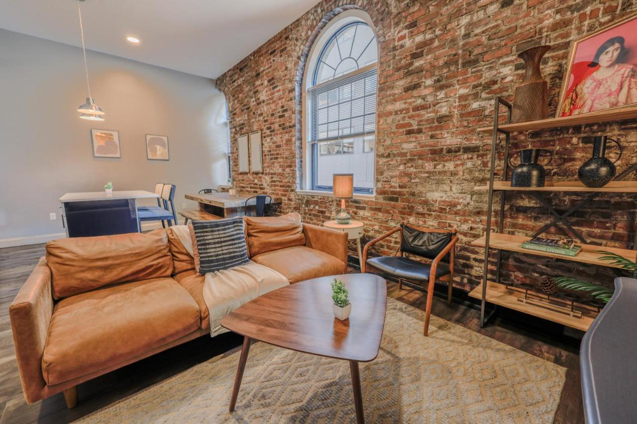 Apartment 4 Bed 2 Bath 200mbps Internet Luxury Keyless Entry Boston