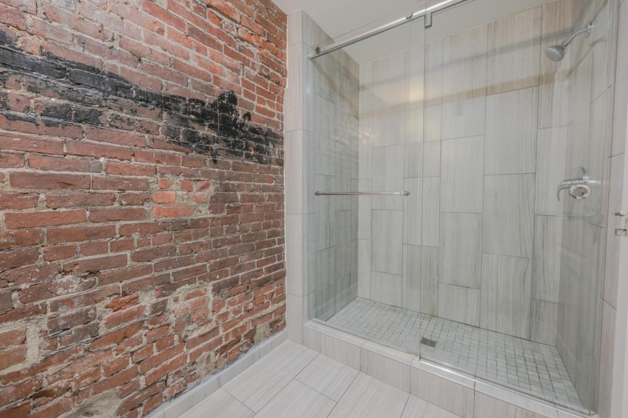 4 Bed 2 Bath 200mbps Internet Luxury Keyless Entry Apartment *