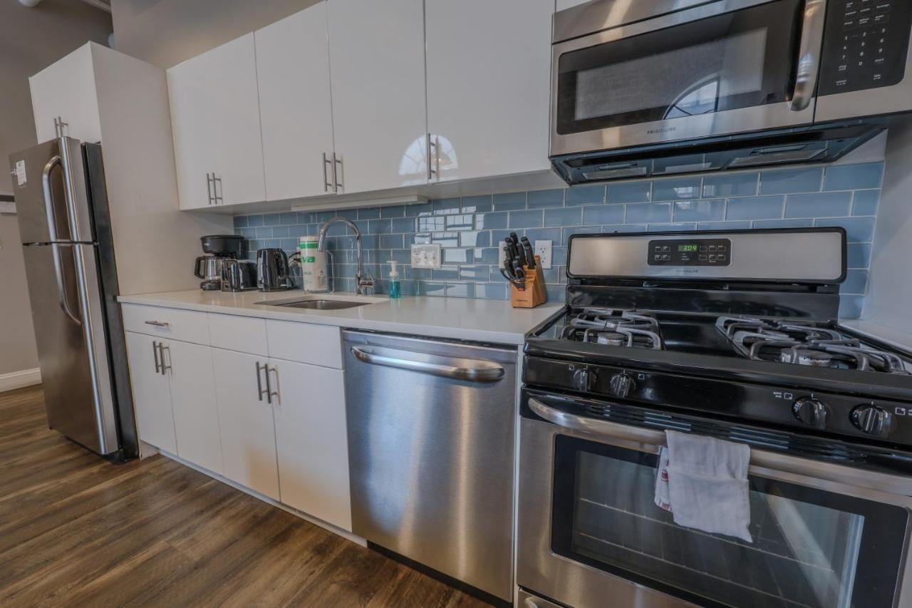 4 Bed 2 Bath 200mbps Internet Luxury Keyless Entry *