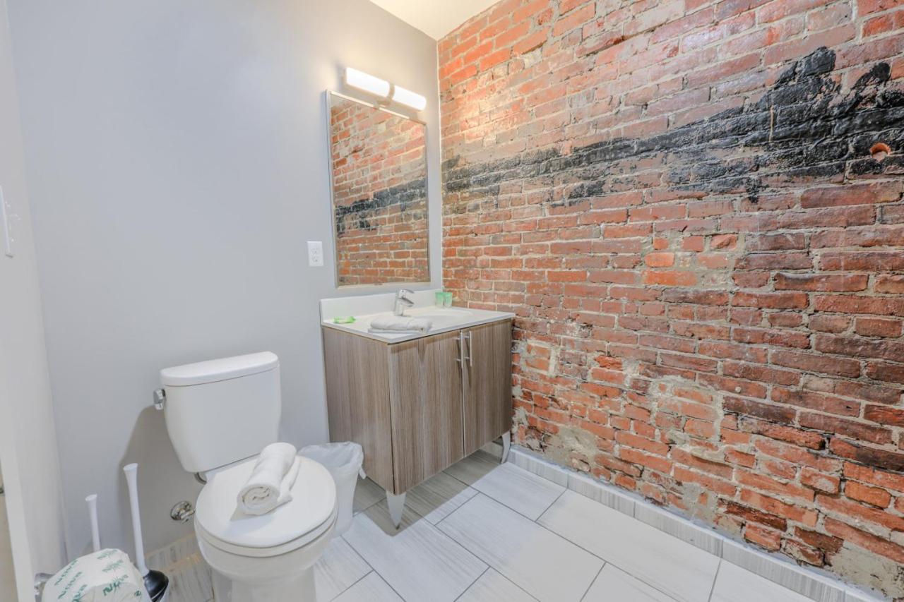 4 Bed 2 Bath 200mbps Internet Luxury Keyless Entry Boston