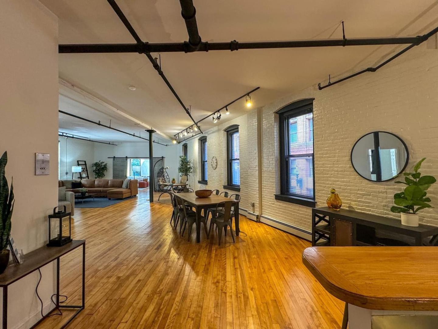 Apartment Open-concept 2br Loft In The Heart Of Back Bay Boston