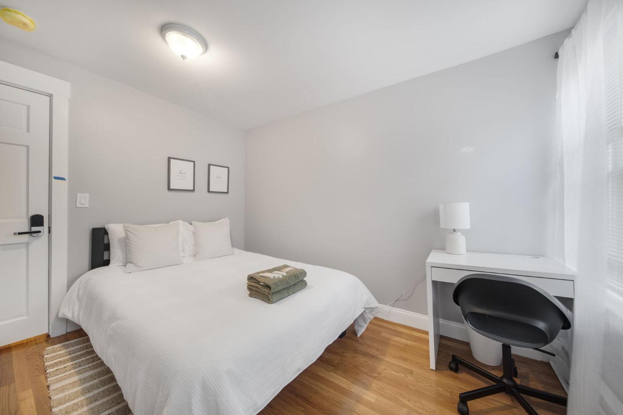 Southie Living By Seaport, Red Line, & Bars Apartment *