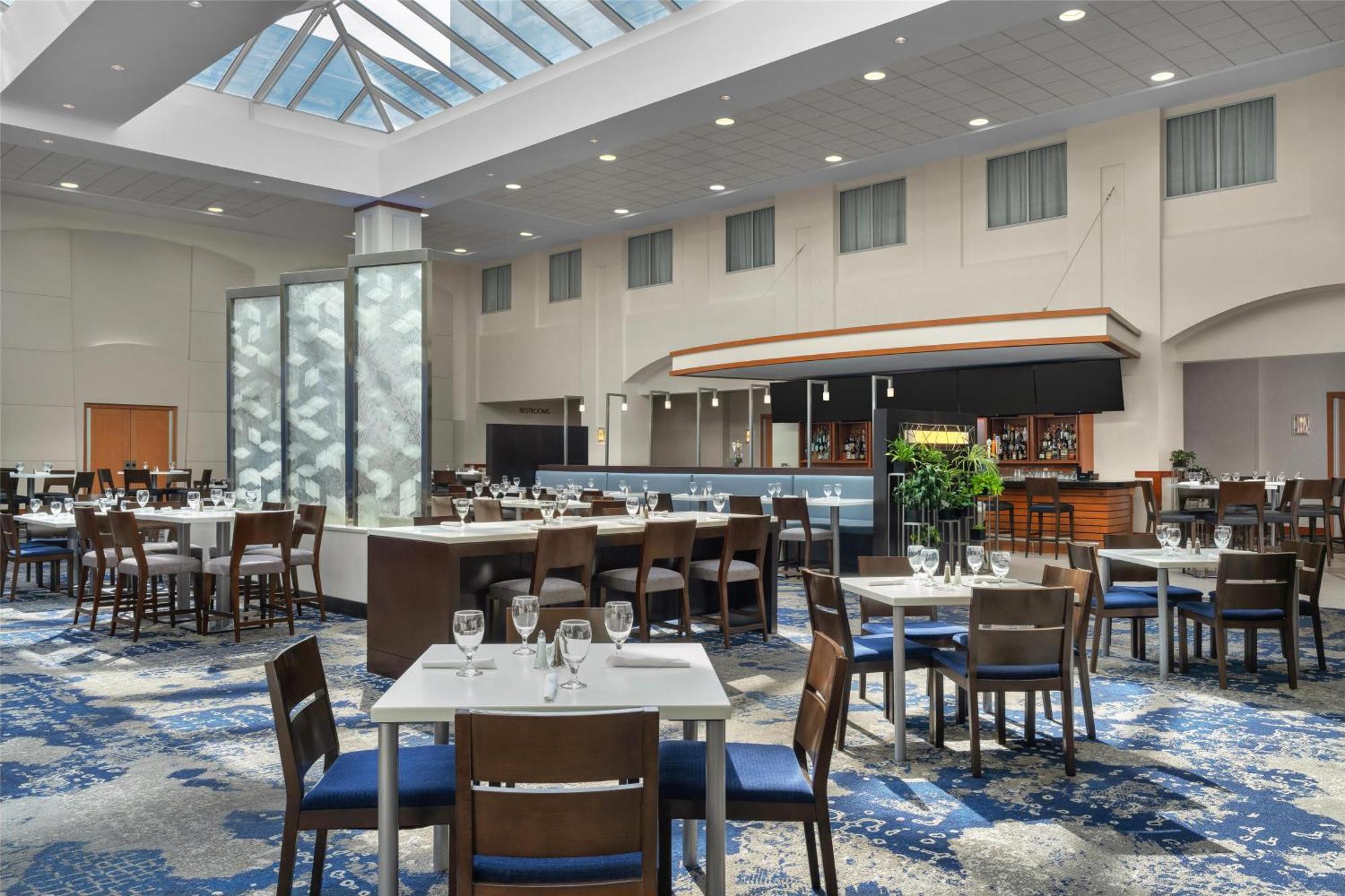 Hotel Embassy At Logan Airport 3*