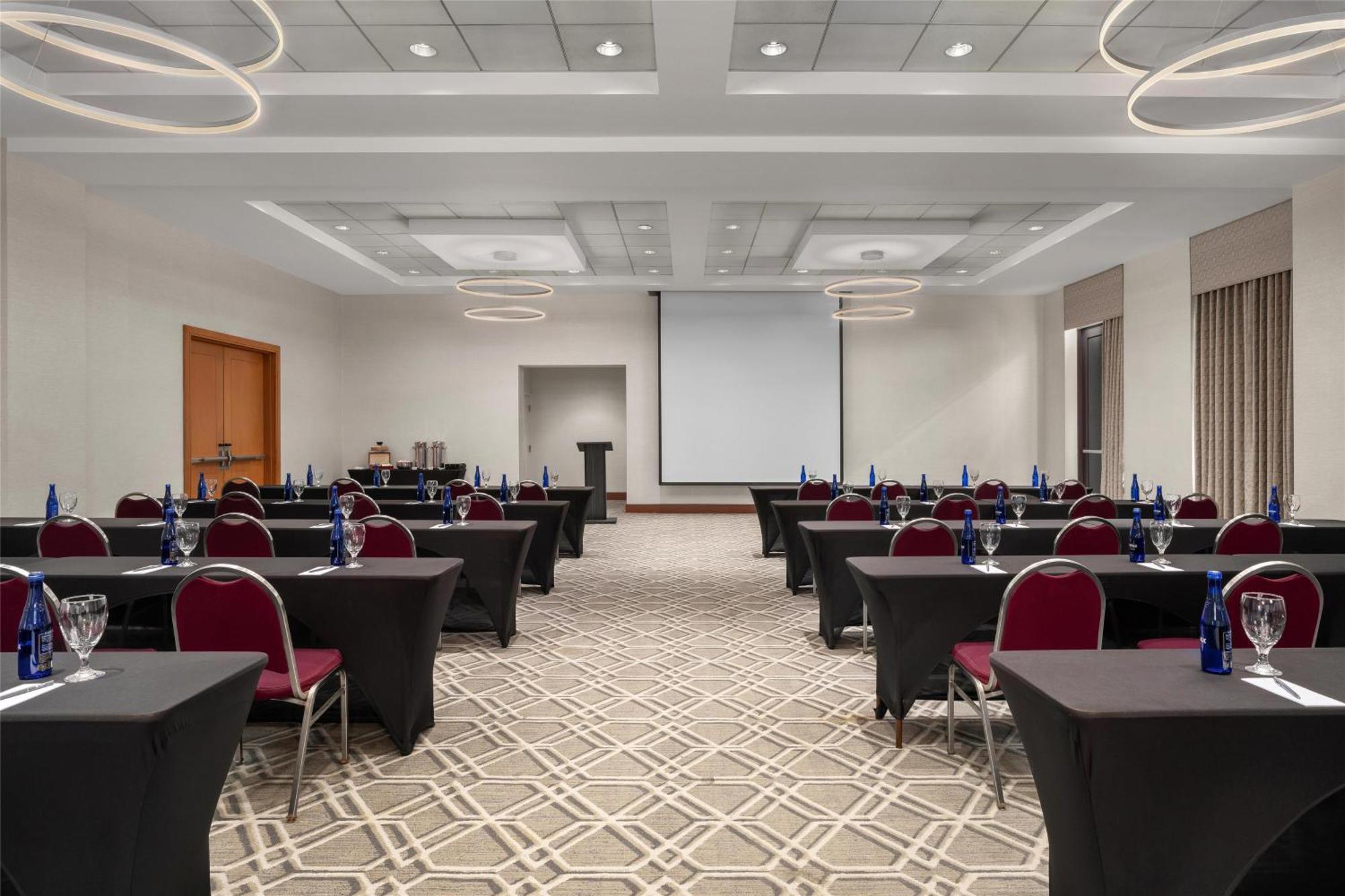 Hotel Embassy At Logan Airport