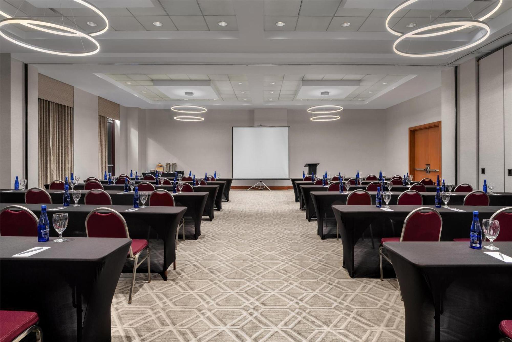 Hotel Embassy At Logan Airport Boston