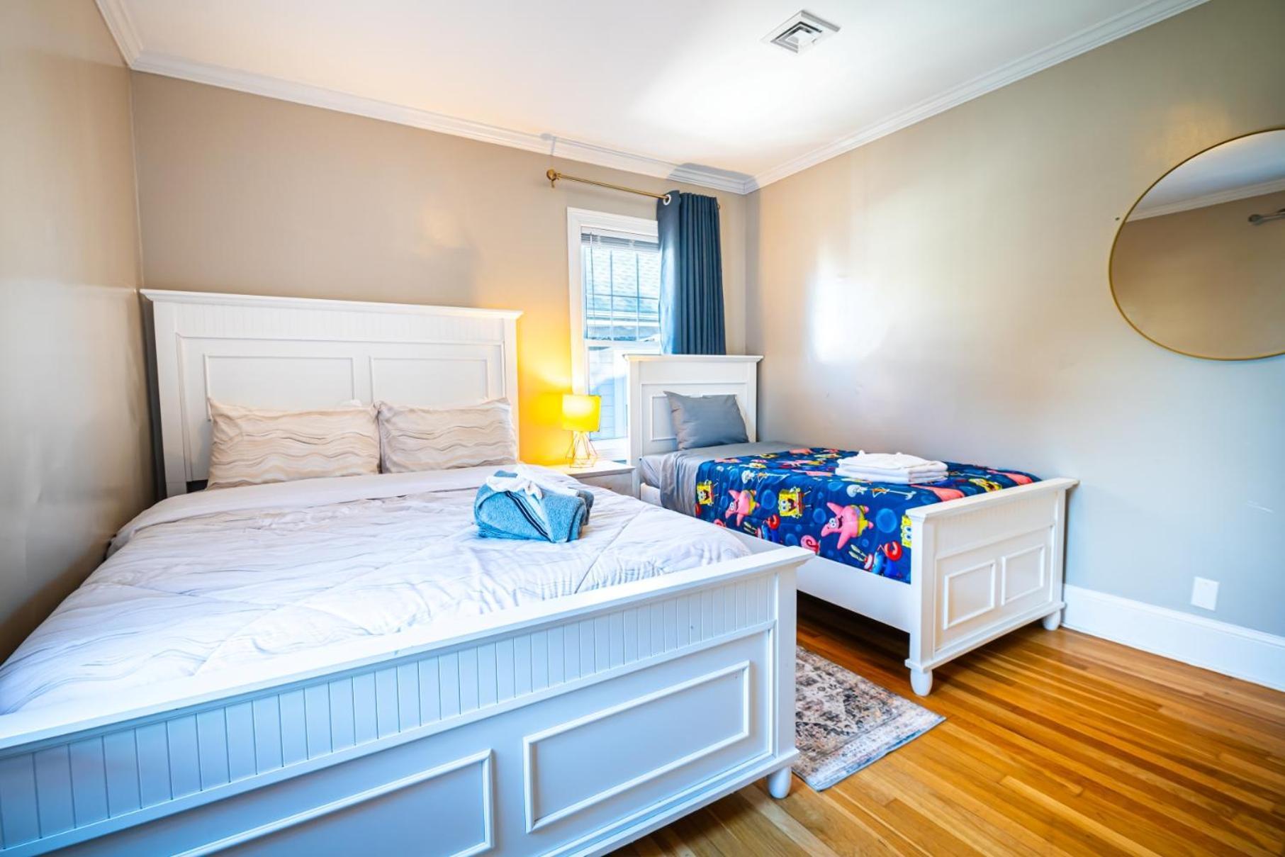 Renovated 4br3ba Escape - Near Public Transportation Apartment *