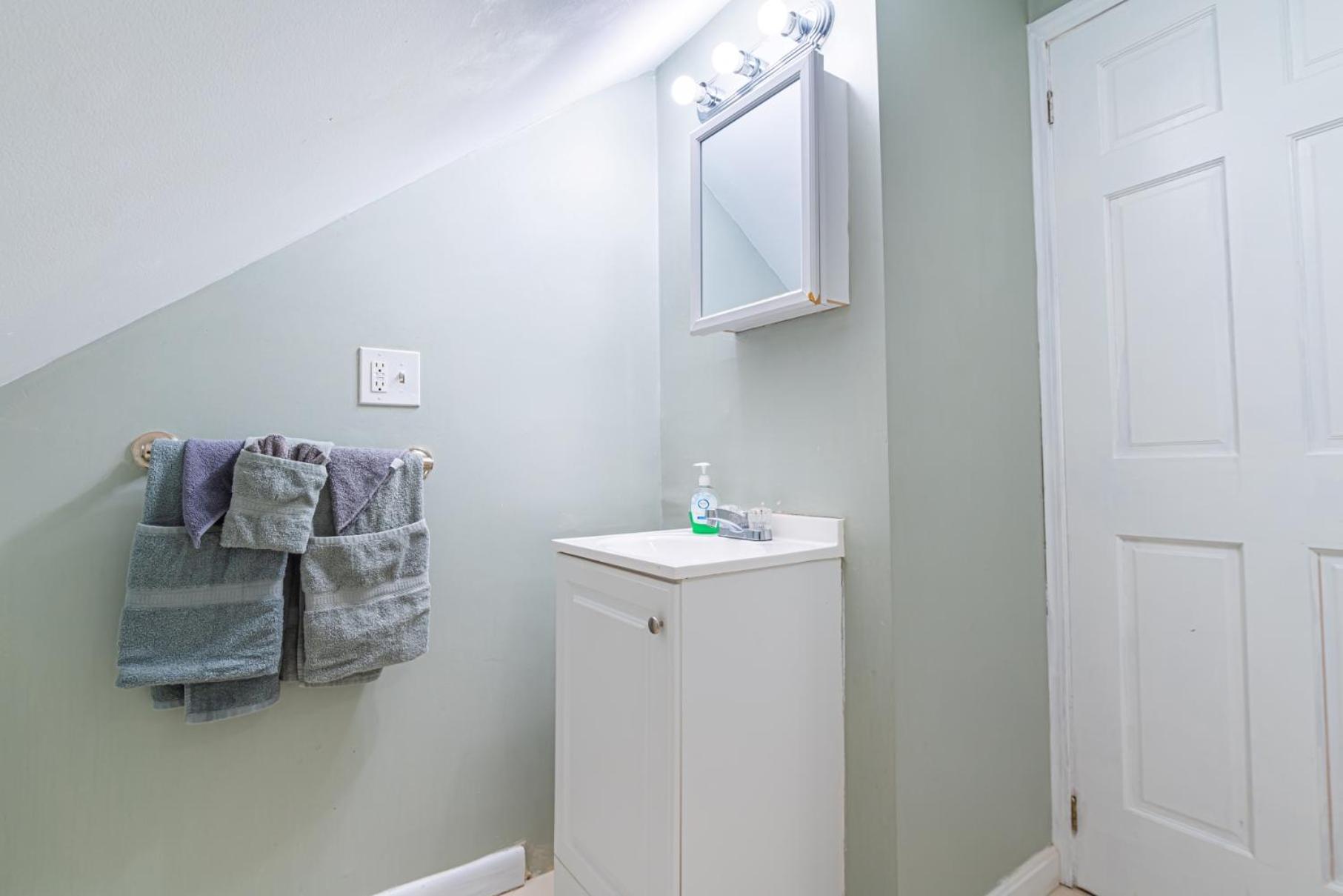 Renovated 4br3ba Escape - Near Public Transportation Apartment Boston