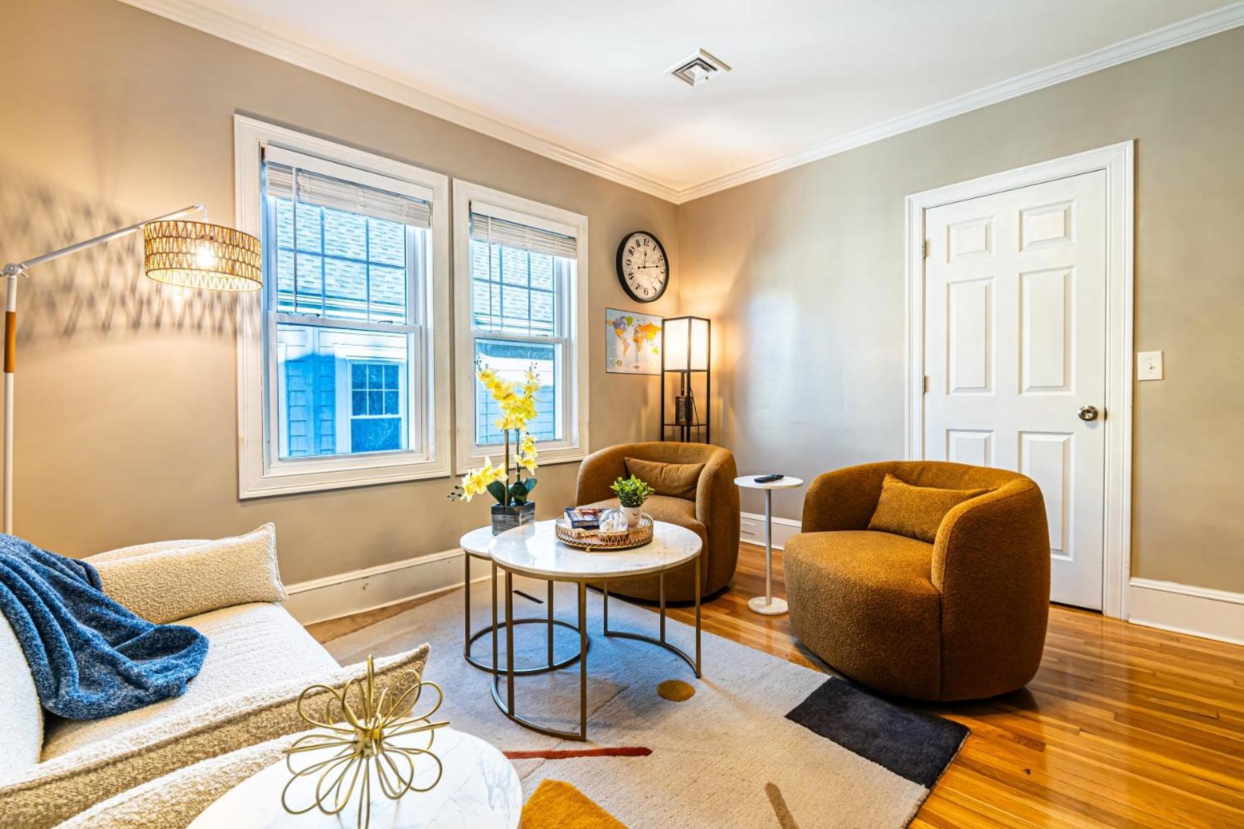 Renovated 4br3ba Escape - Near Public Transportation *