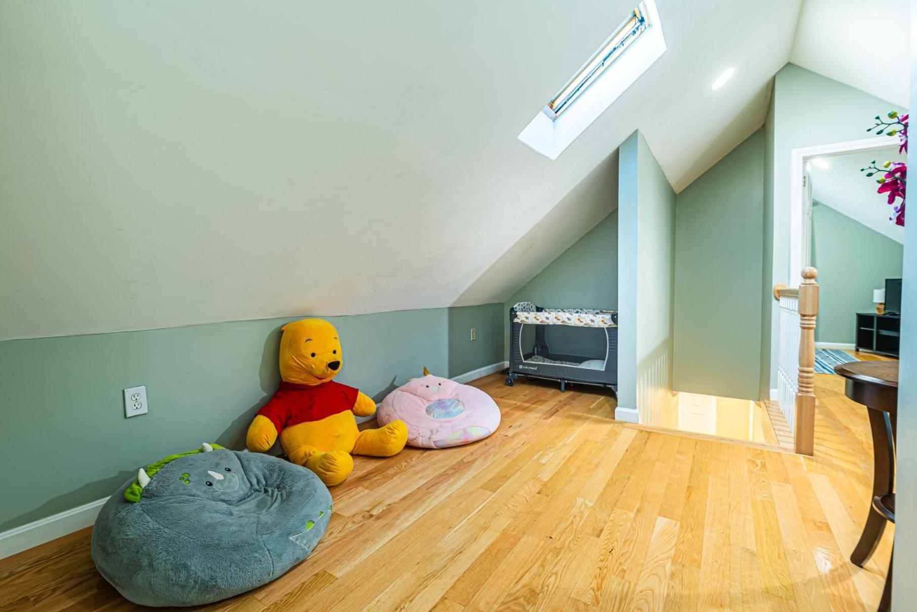 Renovated 4br3ba Escape - Near Public Transportation Boston