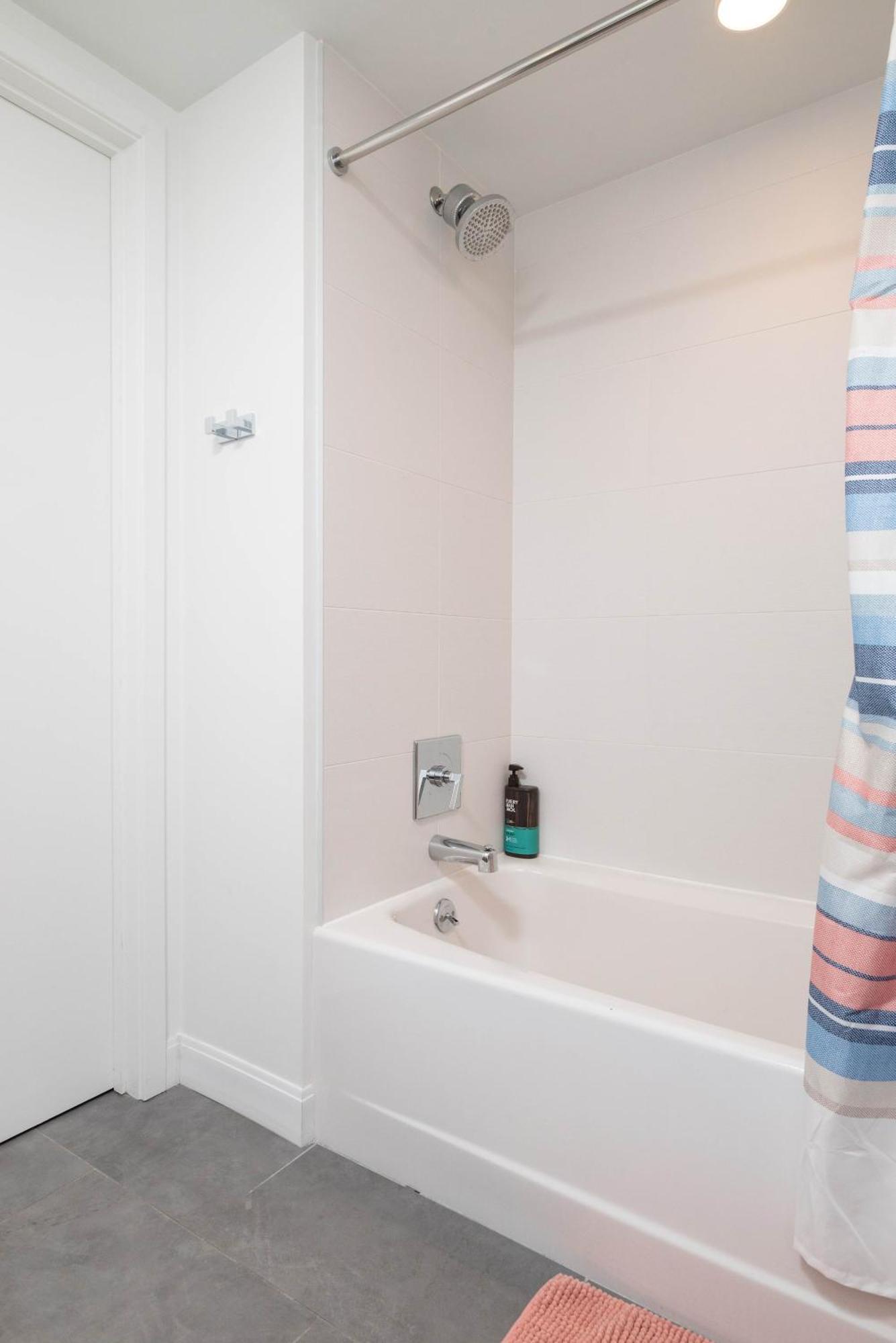 Apartment North End 2br W Pool & Gym