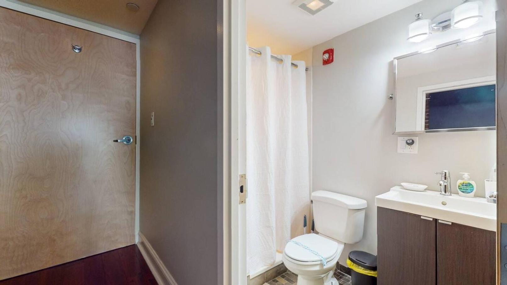 Cozy In Faneuil Hallquincy Market Apartment