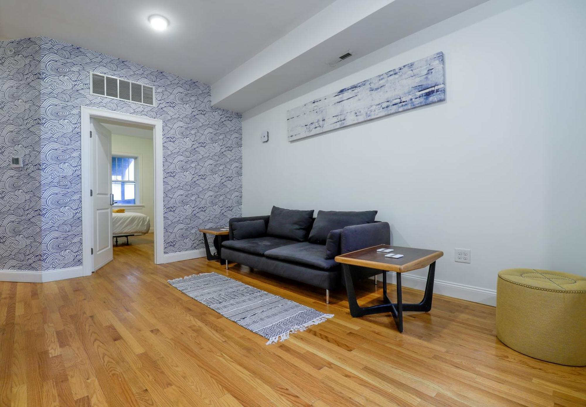 Apartment Modern & Spacious 4-bedroom In Roxbury *