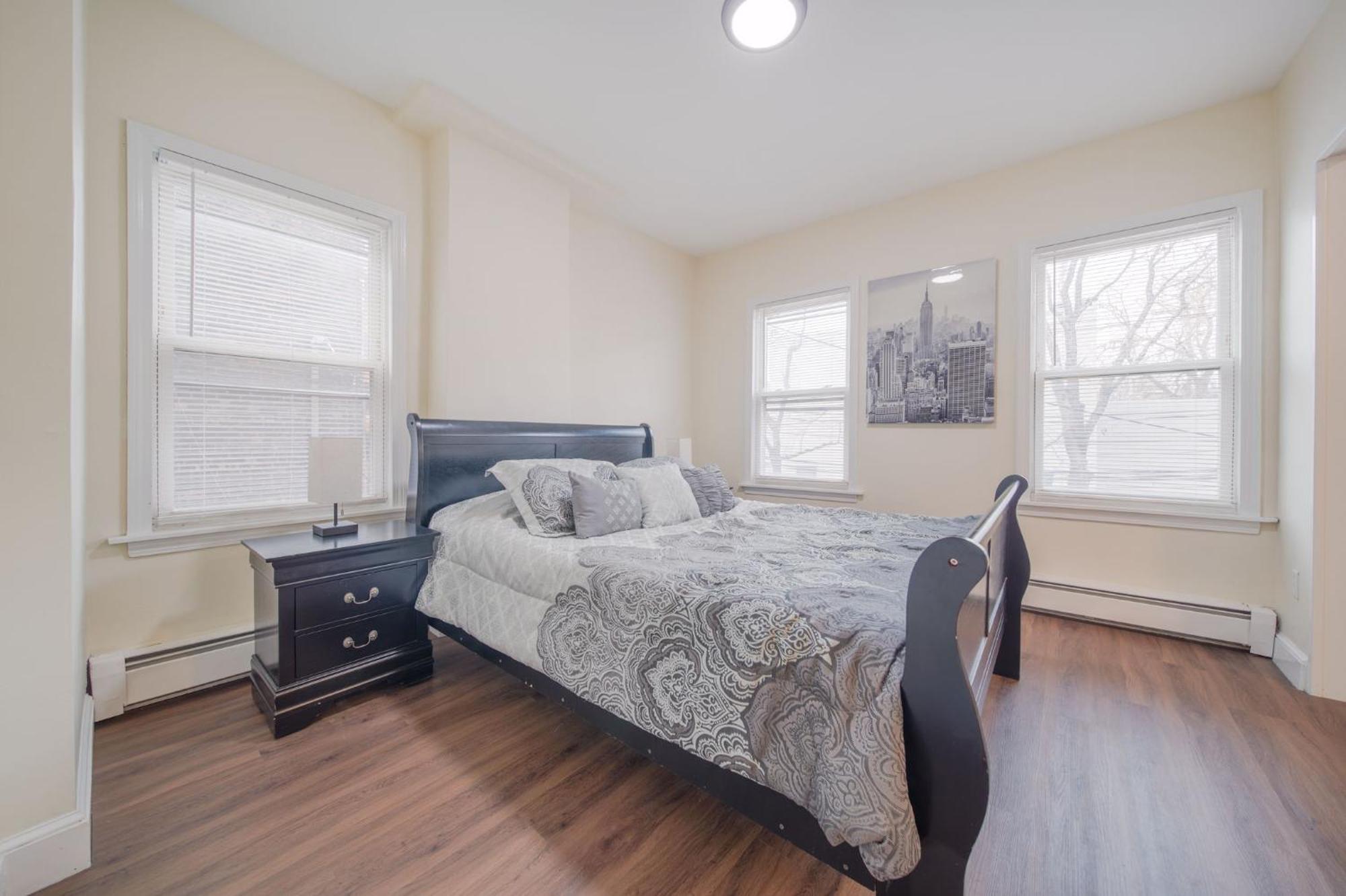 2bd Modern And Spacious In The Heart Of *