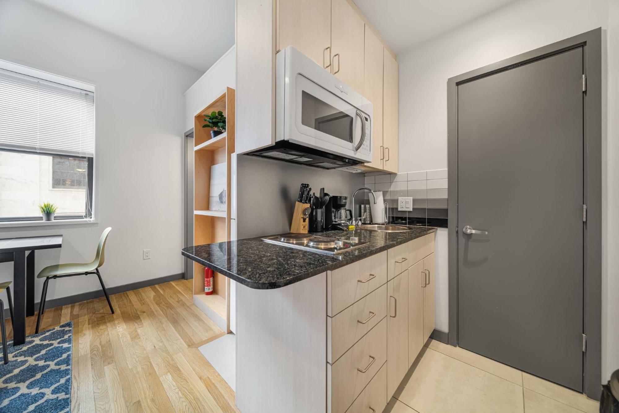 Walk To Common, Apartment