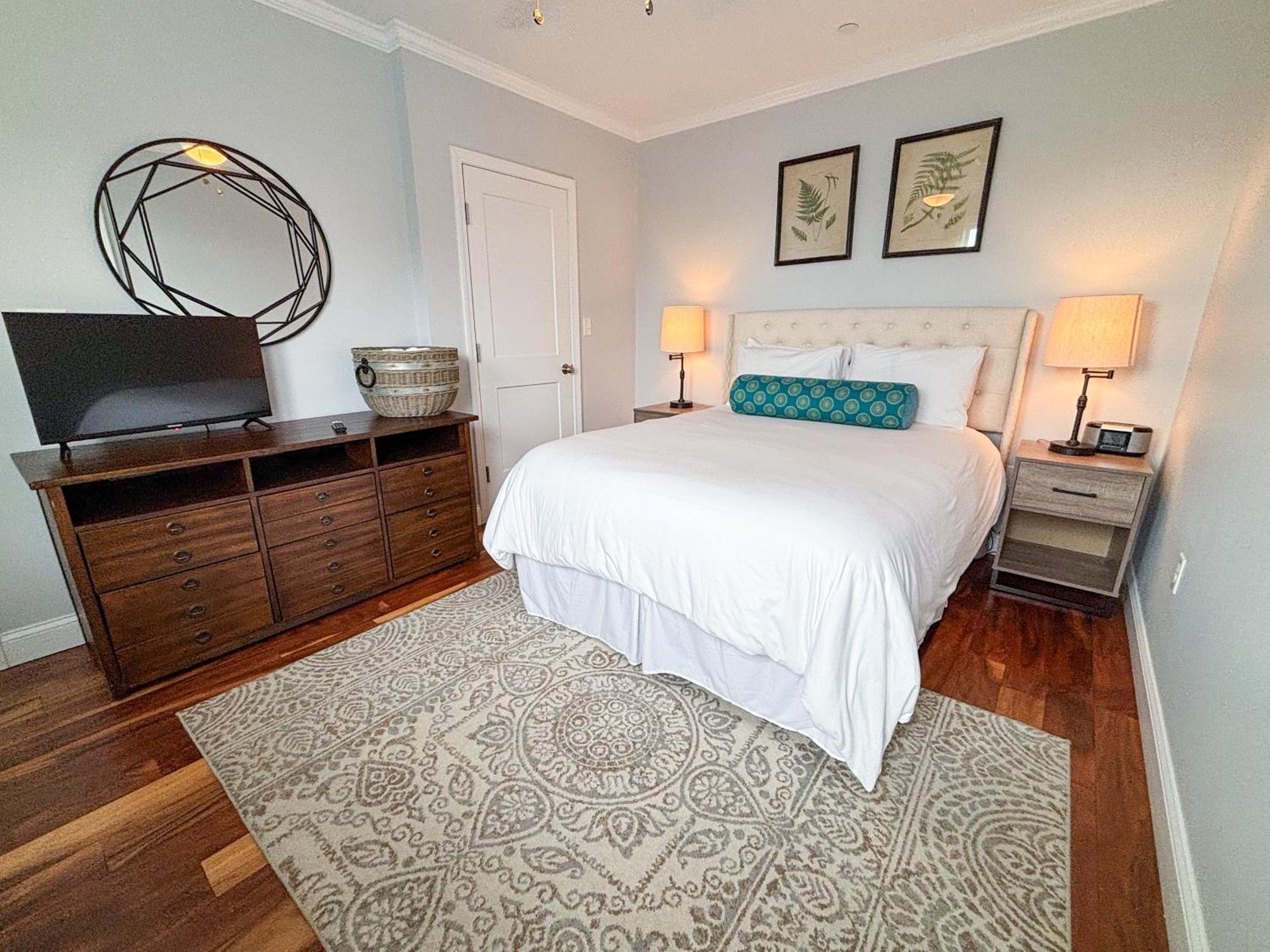 Apartment New Construction, Near Neubmc, Elevator, 2b, 2ba Boston