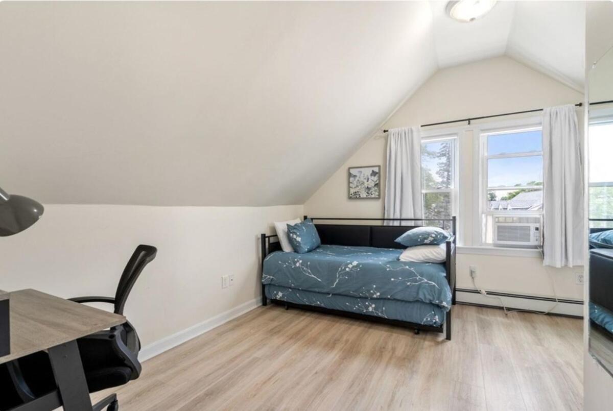 2 Bedroom Loft In Brighton, Free Parking Apartment Boston