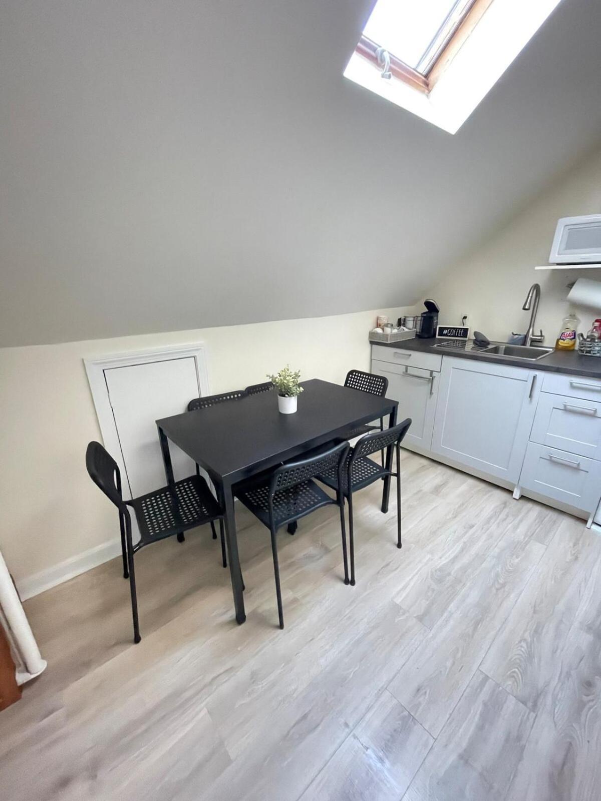 2 Bedroom Loft In Brighton, Free Parking