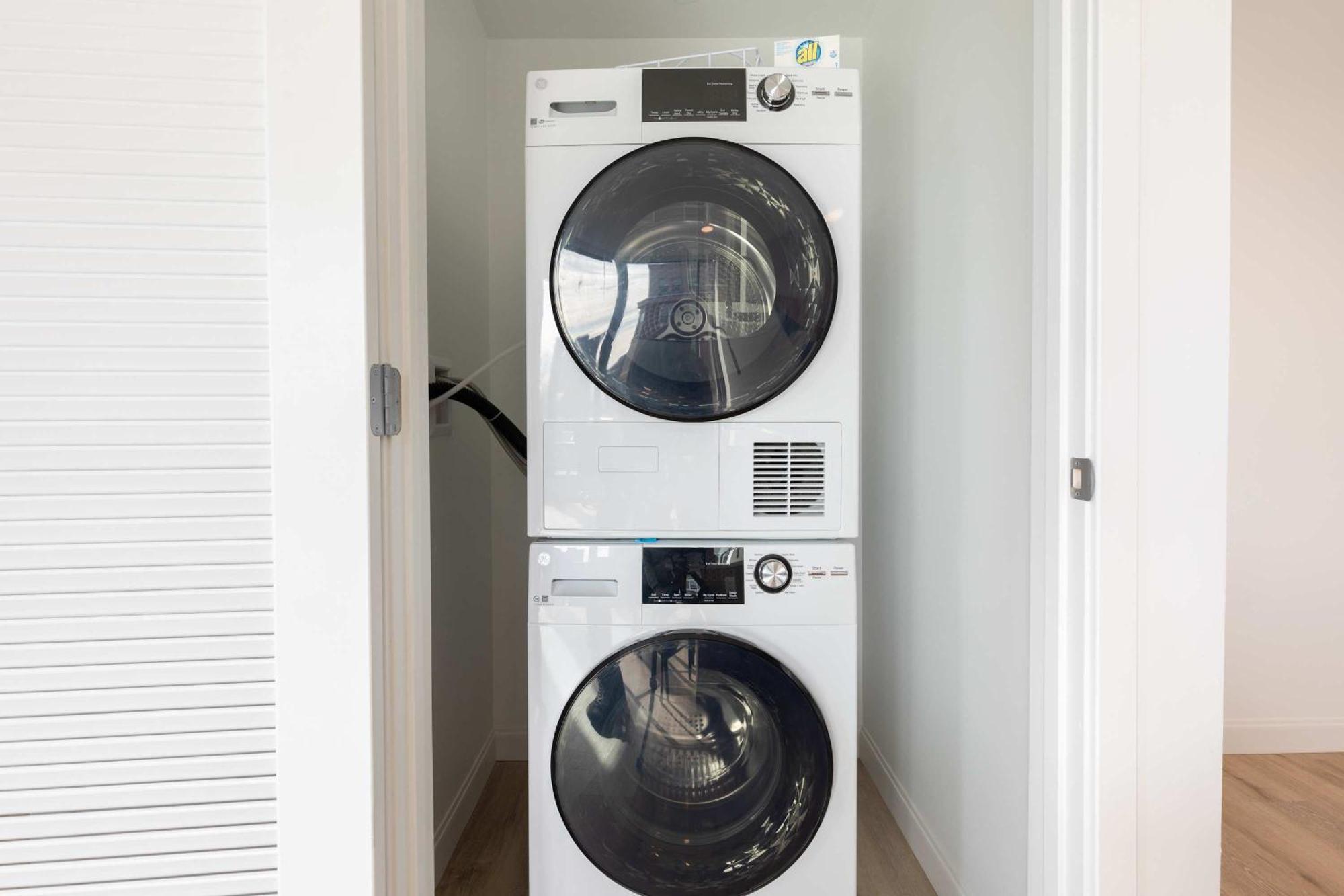 Private With Kitchen & Gym