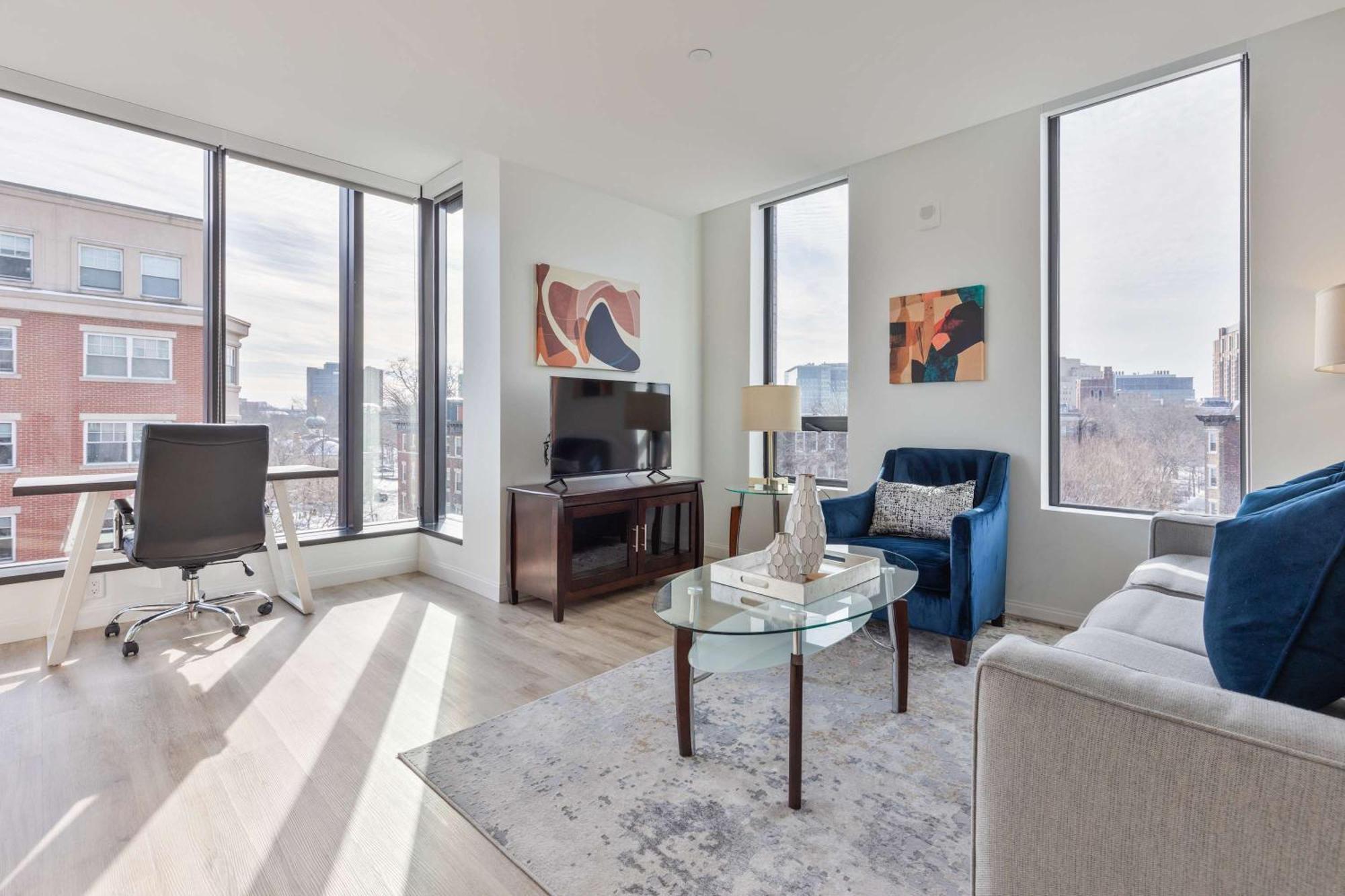 Apartment Private With Kitchen & Gym Boston